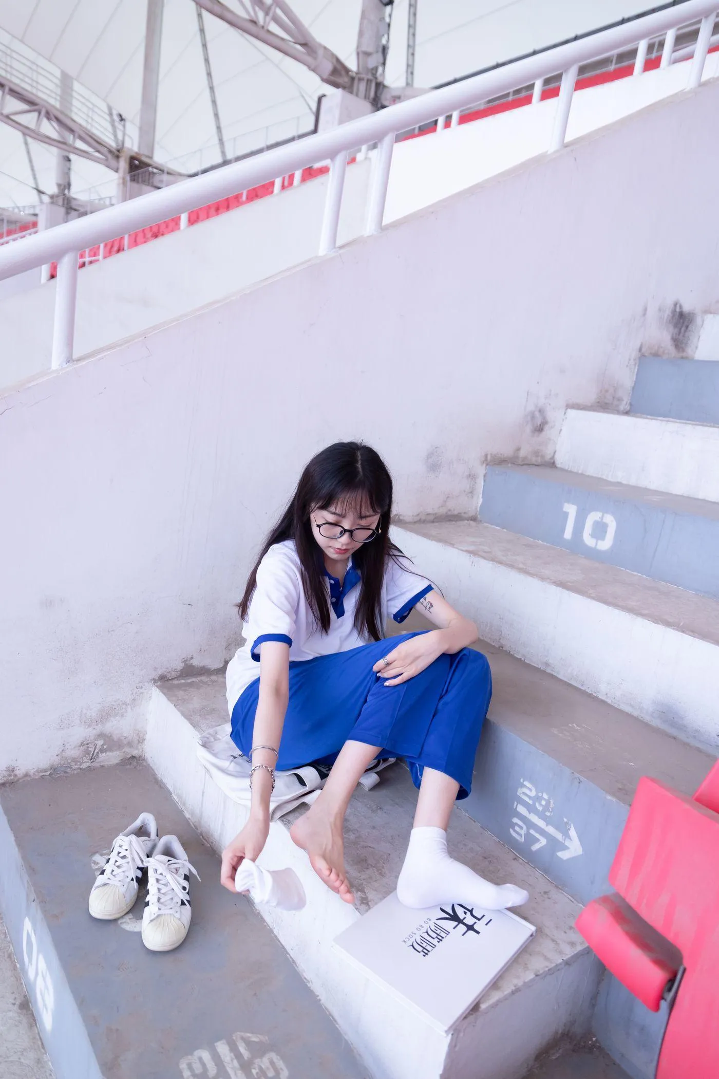 [BoBoSocks袜啵啵]NO.002 稚予-校服、贝壳头、白棉袜、裸足 [139P]插图5